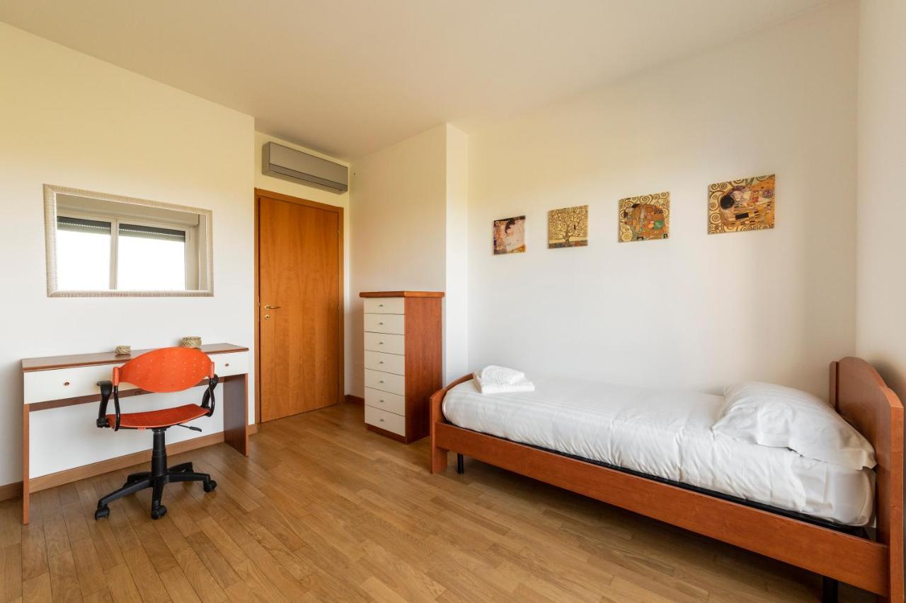 Appartement Milano Rogoredo Apt With Terrace! Extérieur photo